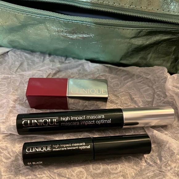 NEW Clinique mascara lipstick and makeup bag - Picture 3 of 4